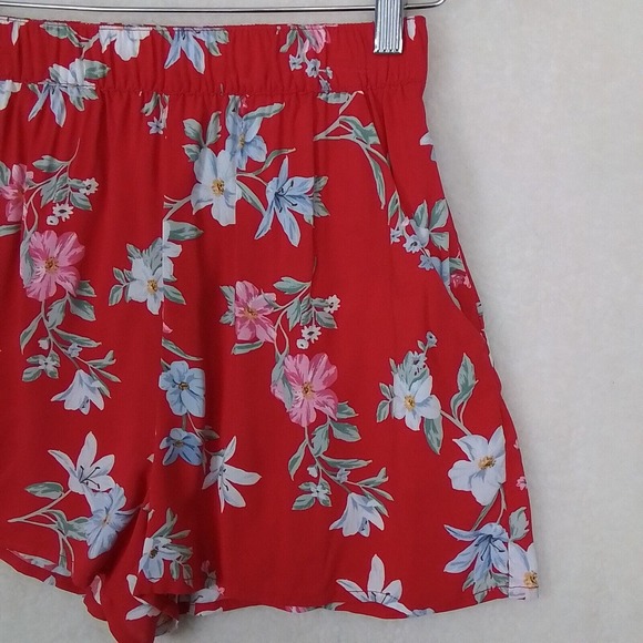 H&M Womens Shorts 0 Red White Floral High Rise Pull On Shorts Pockets Relaxed - Picture 9 of 9